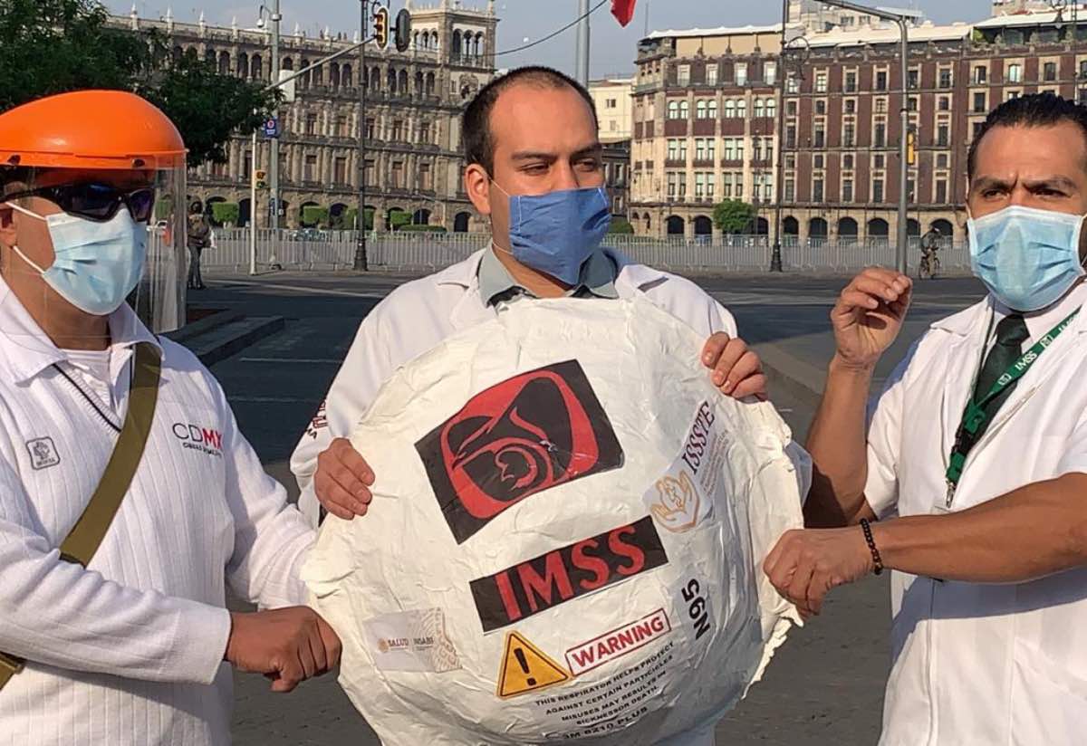 M Dicos Enfermeros Y Maestros Protestan Frente A Palacio Nacional